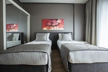 Elm Suite Hotel