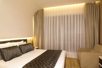 Elm Suite Hotel