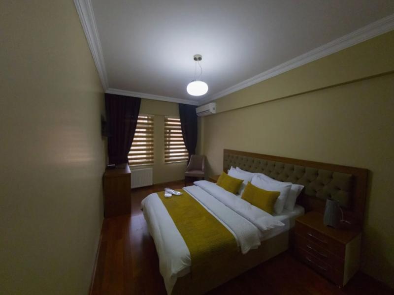 Ramparts Hotel