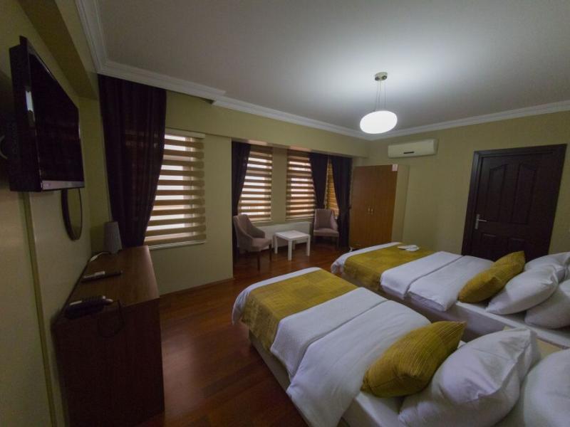 Ramparts Hotel