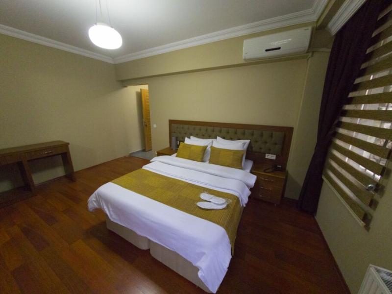 Ramparts Hotel