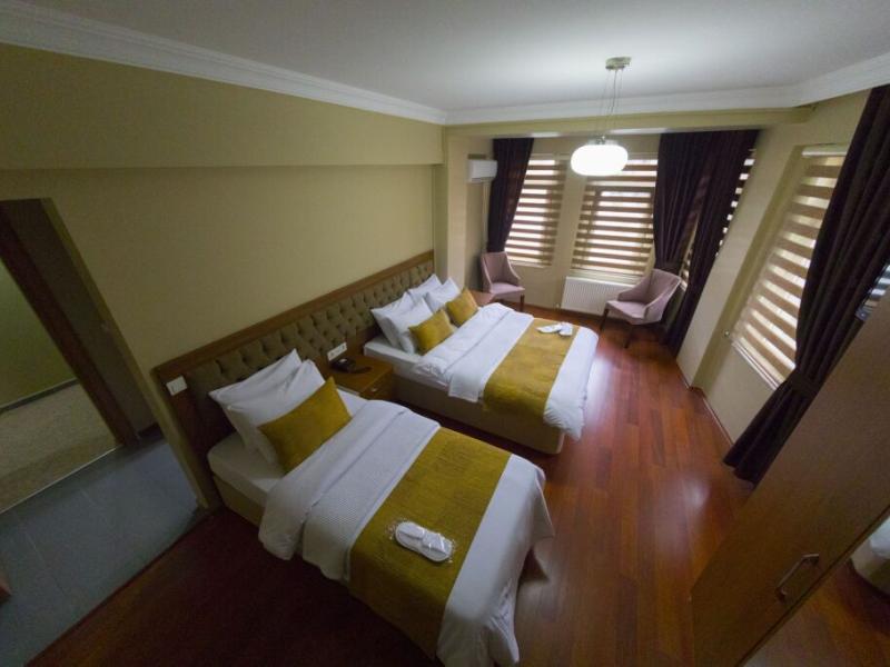 Ramparts Hotel
