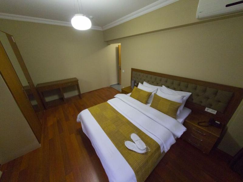 Ramparts Hotel