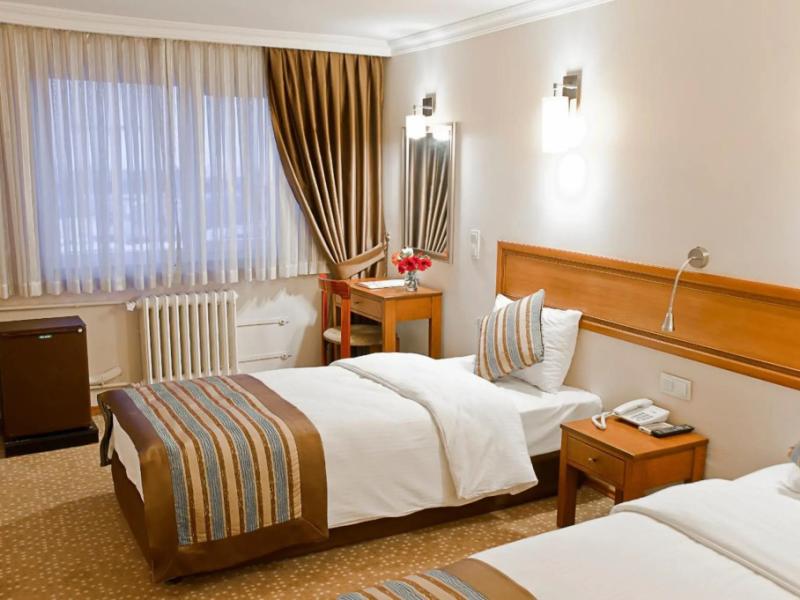 Avlonya Hotel