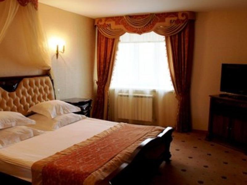 Отель Аристократъ