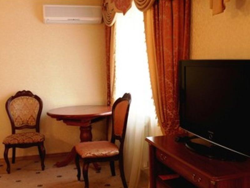 Отель Аристократъ