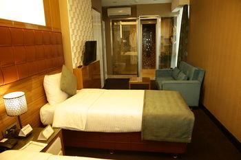 The Hera Platinum Hotel