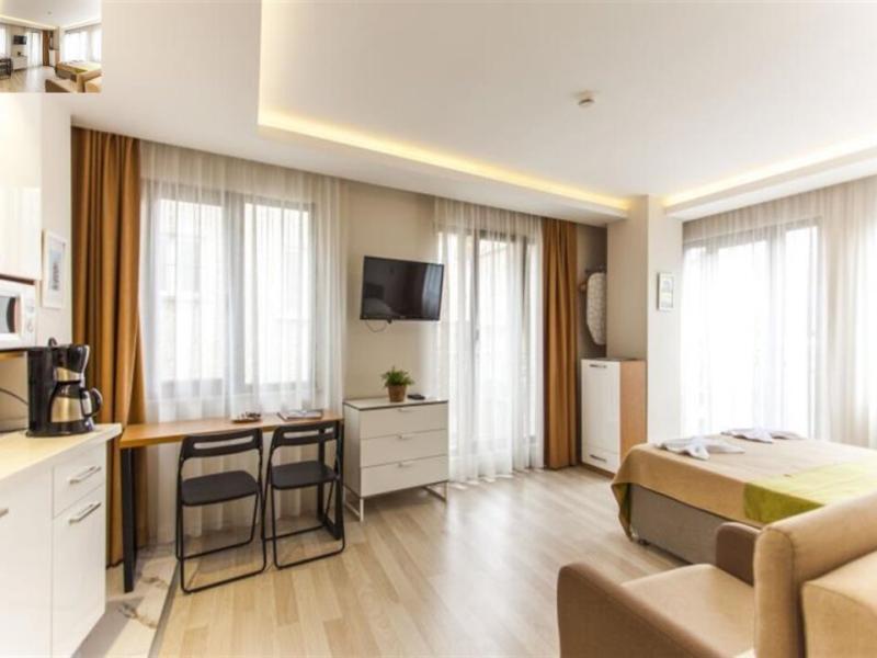 Holas Apartments