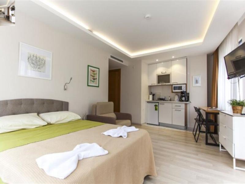 Holas Apartments