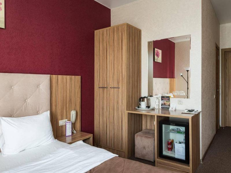 Sky Lux Hotel