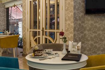 Empire Suite Hotel