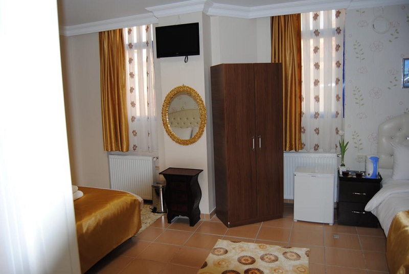 Lotus Hotel