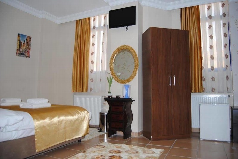Lotus Hotel