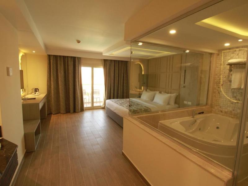 Bellagio Aqua Park Beach Resort & Spa