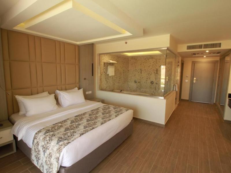 Bellagio Aqua Park Beach Resort & Spa