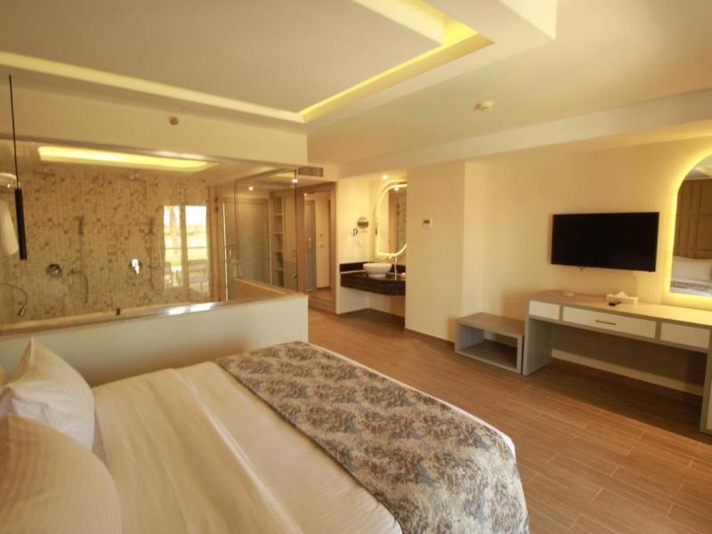 Bellagio Aqua Park Beach Resort & Spa