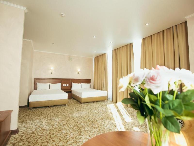 Ural Tau-R