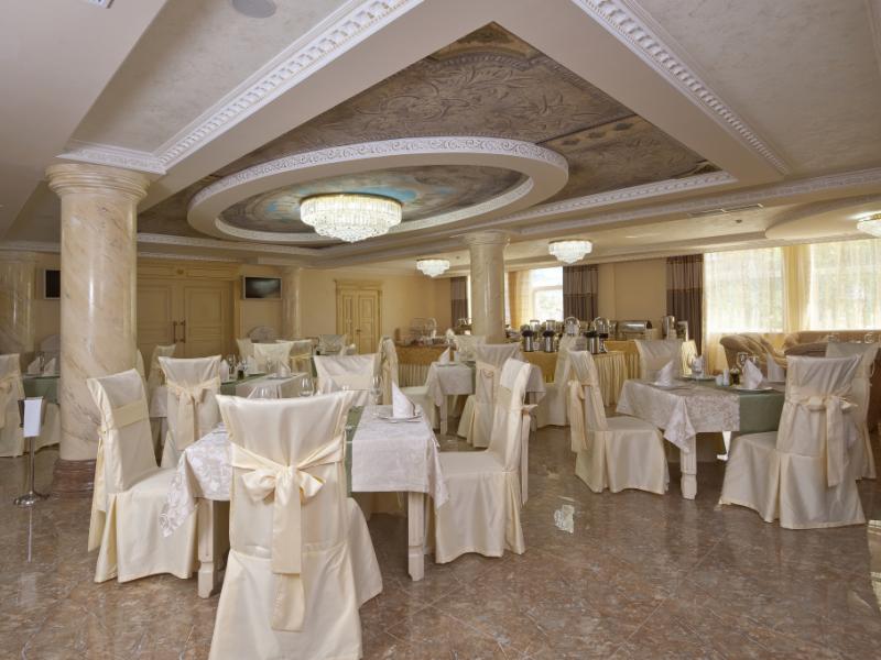 Grand Leonardo Hotel