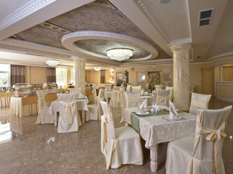 Grand Leonardo Hotel