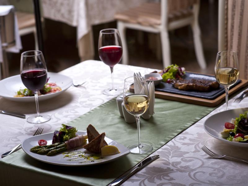 Grand Leonardo Hotel