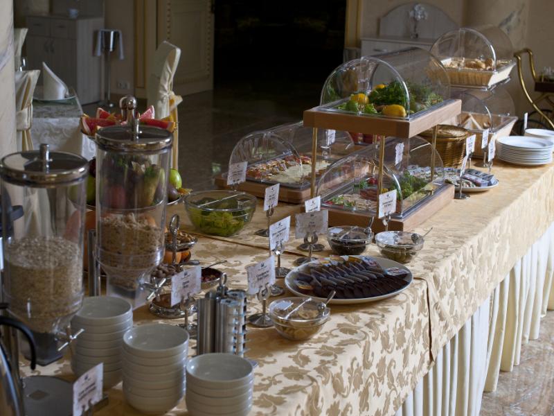 Grand Leonardo Hotel