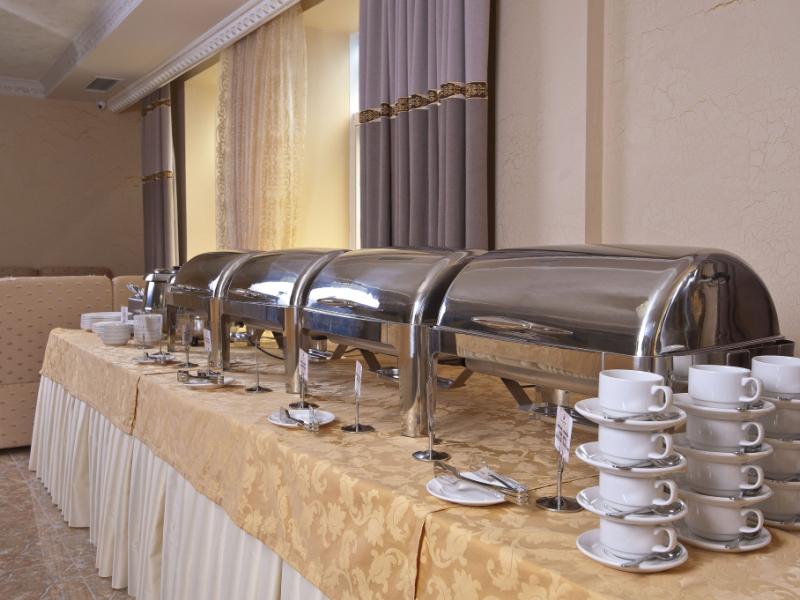 Grand Leonardo Hotel