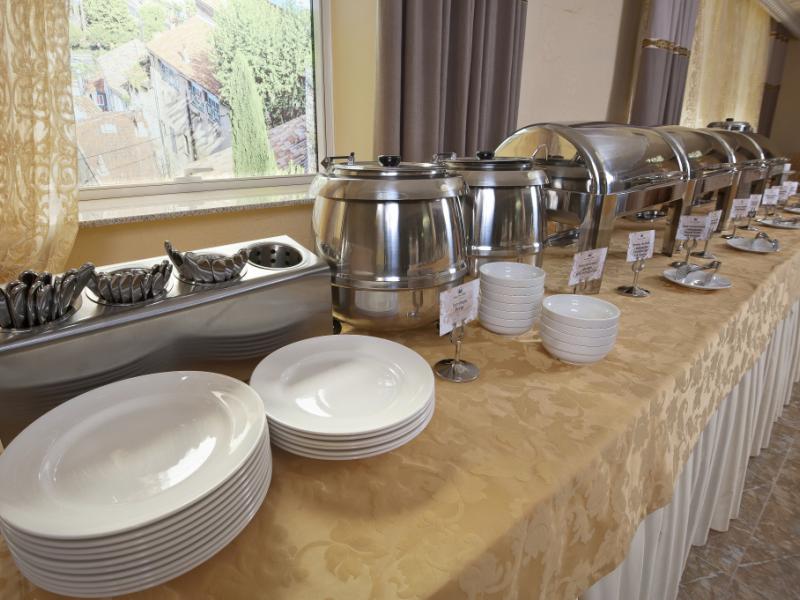 Grand Leonardo Hotel