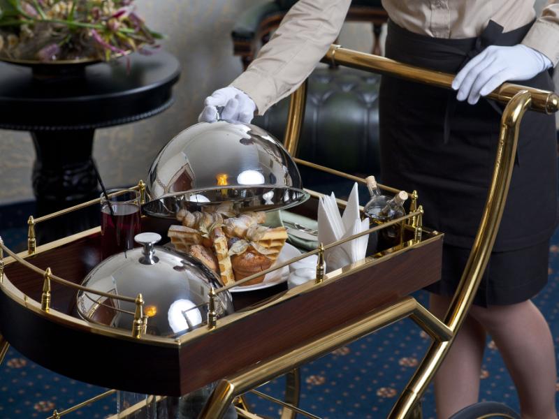 Grand Leonardo Hotel