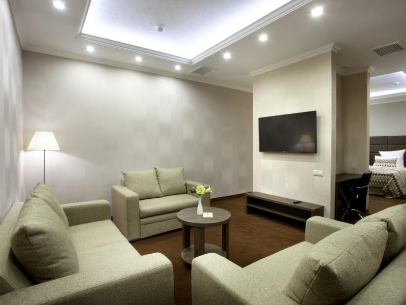 Grand Leonardo Hotel