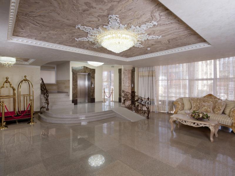 Grand Leonardo Hotel