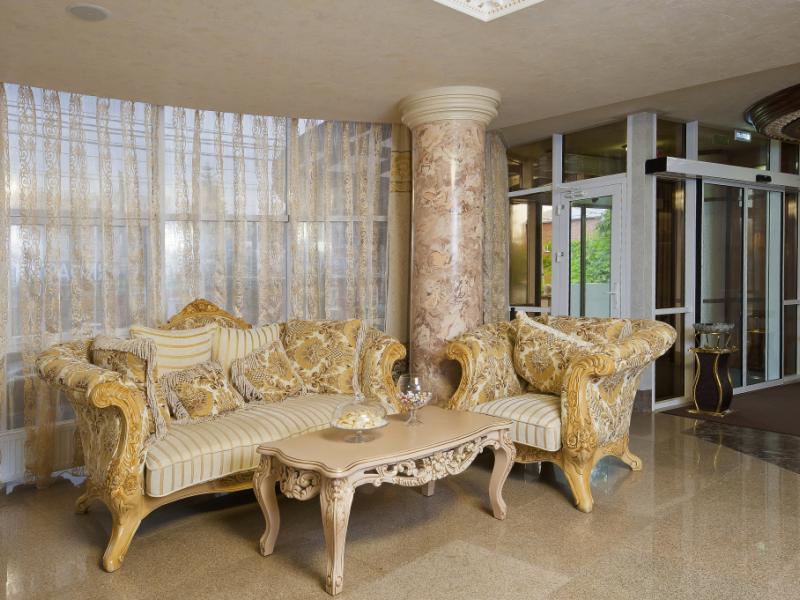 Grand Leonardo Hotel