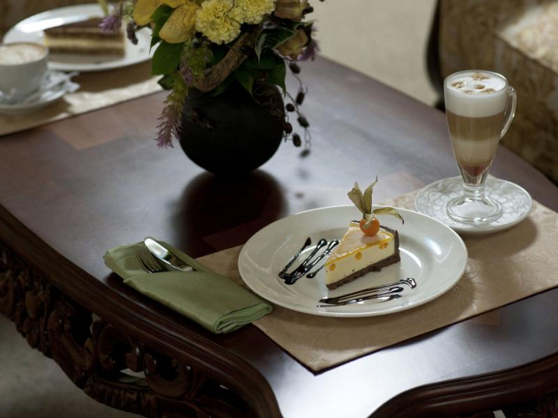 Grand Leonardo Hotel