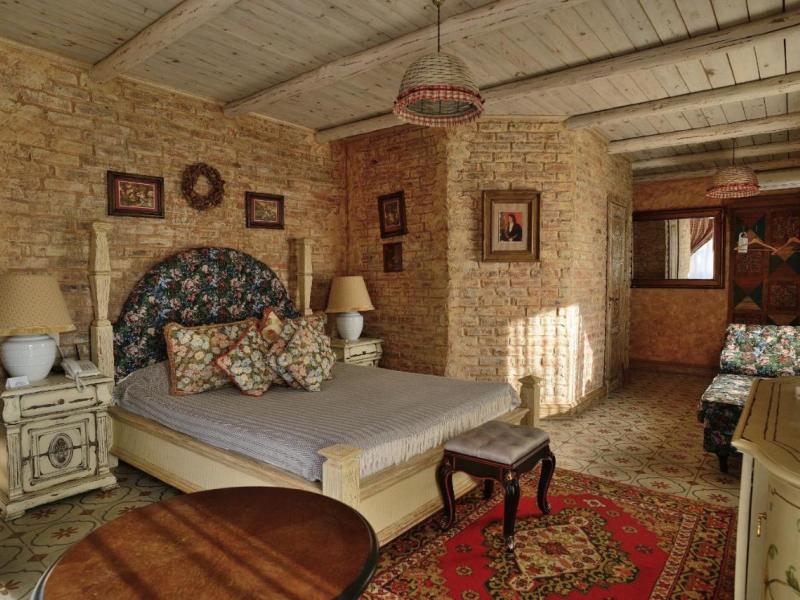 Rassl Country Home
