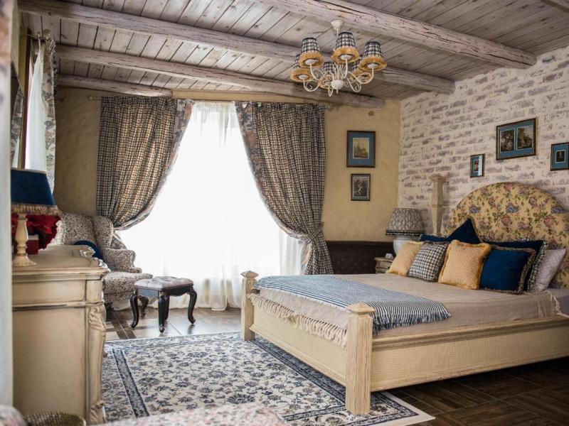 Rassl Country Home