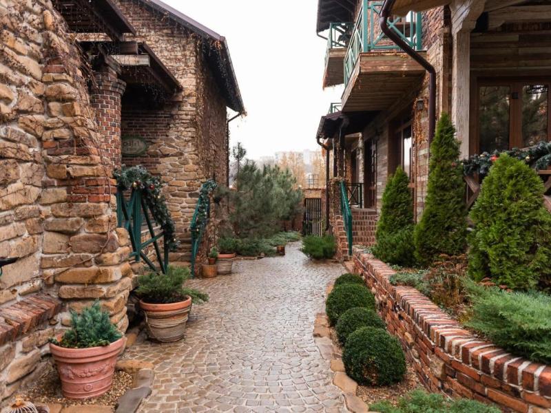 Rassl Country Home