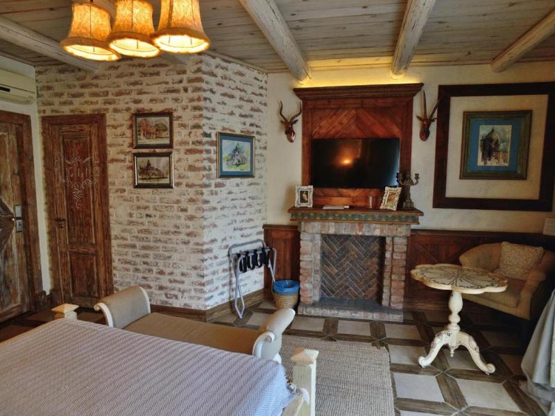 Rassl Country Home