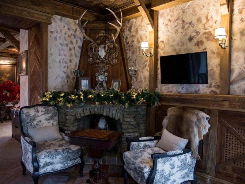 Rassl Country Home