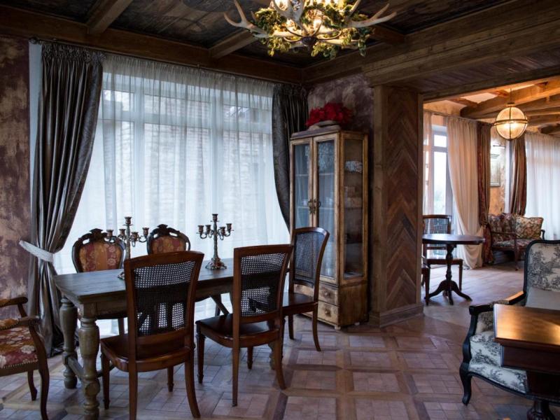 Rassl Country Home