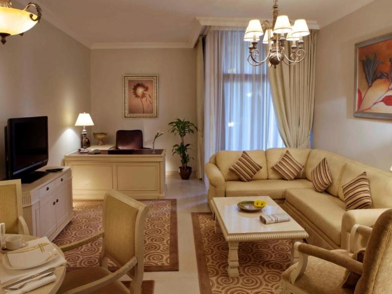 Mercure Dubai Barsha Heights Hotel Suites