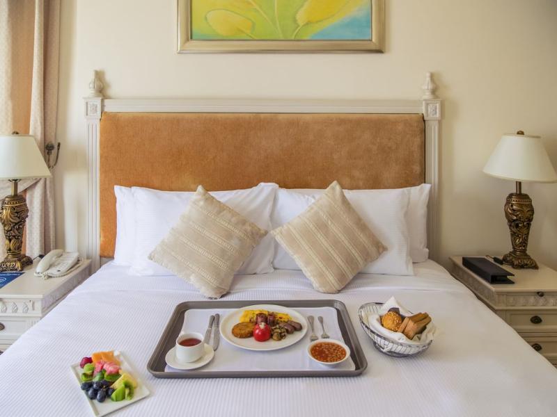 Mercure Dubai Barsha Heights Hotel Suites & Apartments