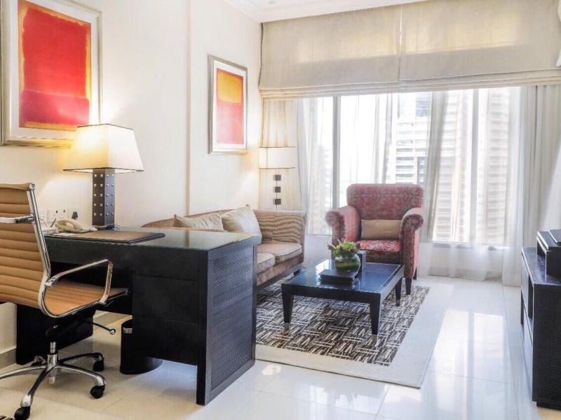 Mercure Dubai Barsha Heights Hotel Suites & Apartments