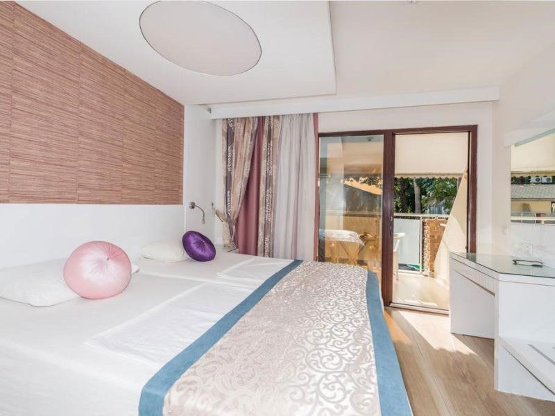 Tropic On The Beach Hotel