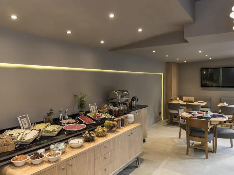 Upsuites Hotel