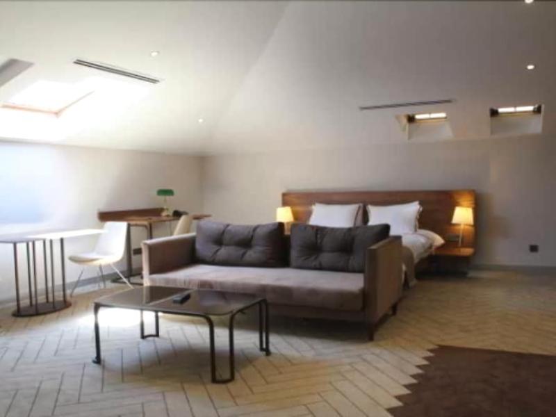Upsuites Hotel