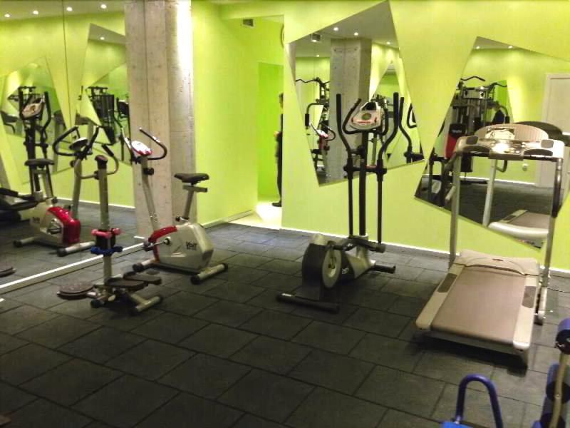 Upsuites Hotel