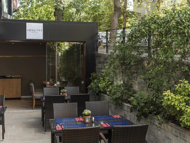 Upsuites Hotel