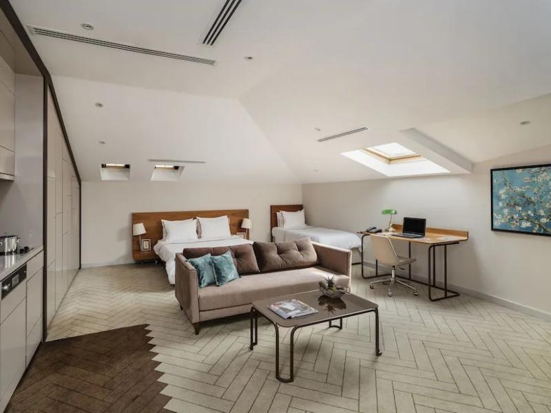 Upsuites Hotel