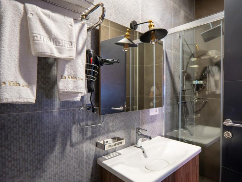 La Vida Hotel