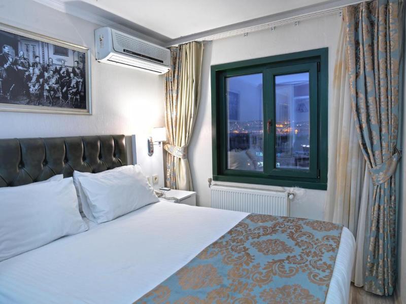 Monarch Hotel