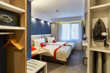 Отель Holiday Inn Express Istanbul - Atakoy Metro Турция, Бахчелиэвлер, фото 11